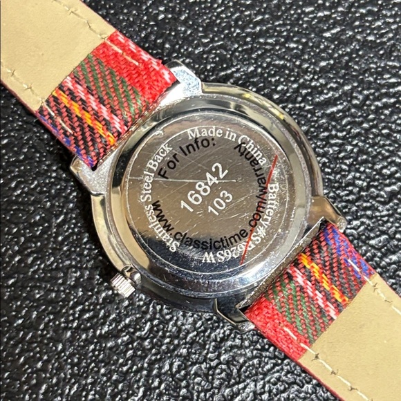 Merry Christmas Plaid Strap Watch with Festive Design WORKING - Picture 4 of 7